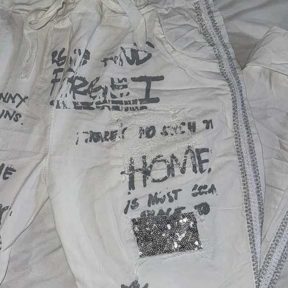 ITALIAN PANTS WITH LACE AND SILVER SPARKLES. NWT ONE SIZE! FITS FROM SIZE 2-12 - Picture 3 of 8